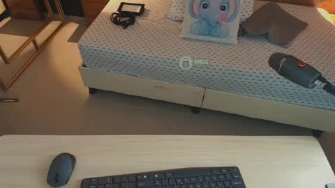 Snapshot of mila_kiitty chatting on 10/08/25, 11:08 Milena online show from 10/08/25, 11:08