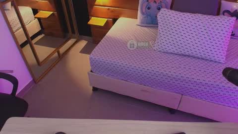 Snapshot of mila_kiitty chatting on 10/09/25, 11:08 Milena online show from 10/09/25, 11:08