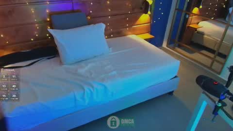 Snapshot of mila_kiitty chatting on 10/20/25, 11:10 Milena online show from 10/20/25, 11:10