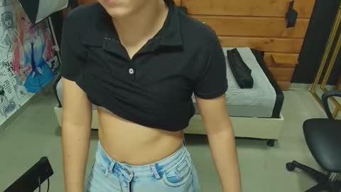 Snapshot of mila_kiitty chatting on 10/31/25, 11:00 Milena online show from 10/31/25, 11:00