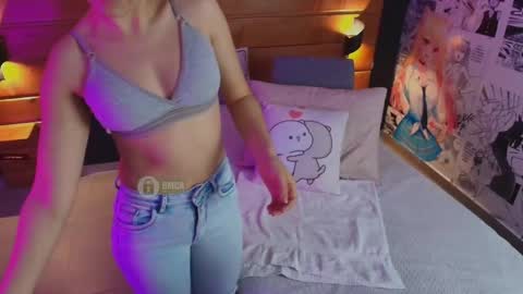 Snapshot of mila_kiitty chatting on 11/04/25, 11:09 Milena online show from 11/04/25, 11:09