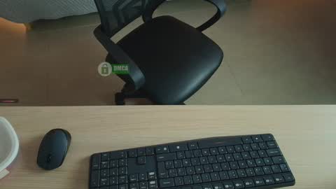 Snapshot of mila_kiitty chatting on 11/15/25, 11:07 Milena online show from 11/15/25, 11:07