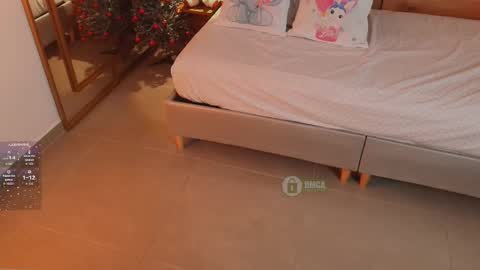 Snapshot of mila_kiitty chatting on 11/21/25, 11:20 Milena online show from 11/21/25, 11:20