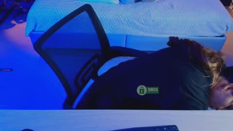 Snapshot of mila_kiitty chatting on 11/27/25, 11:12 Milena online show from 11/27/25, 11:12