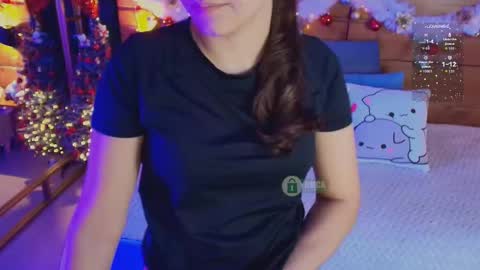 Snapshot of mila_kiitty chatting on 12/16/25, 11:04 Milena online show from 12/16/25, 11:04