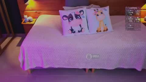 Snapshot of mila_kiitty chatting on 01/11/26, 10:53 Milena online show from 01/11/26, 10:53