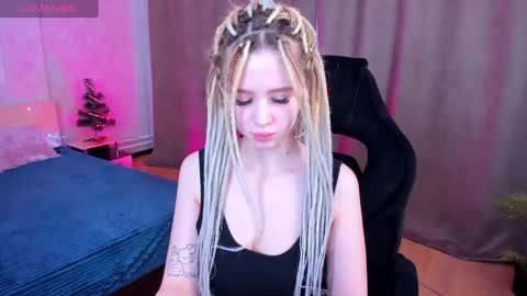 mila_kinor online show from 01/12/25, 07:21