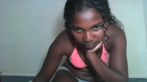 mila_lunah online show from 03/16/26, 05:50