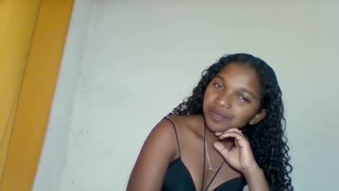mila_lunah online show from 04/12/26, 02:27