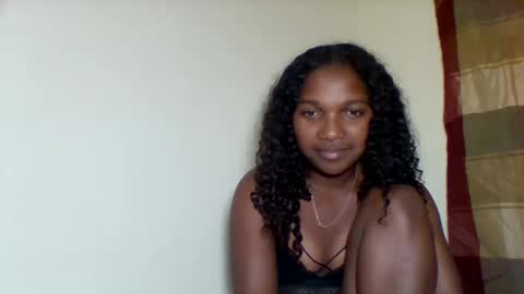 mila_lunah online show from 04/22/26, 04:41