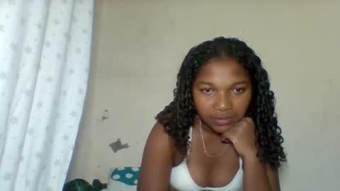 mila_lunah online show from 05/03/26, 11:55