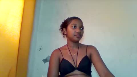 mila_lunah online show from 05/10/26, 05:01