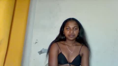 mila_lunah online show from 05/10/26, 05:07