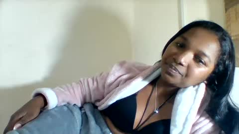 mila_lunah online show from 06/23/26, 05:00