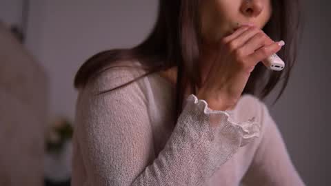 Snapshot of mila_may_ chatting on 12/21/24, 02:52 mila may online show from 12/21/24, 02:52