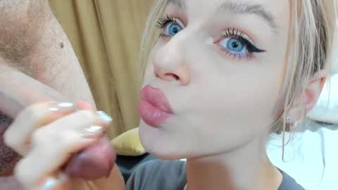 Julia and Edson online show from 12/29/24, 01:34