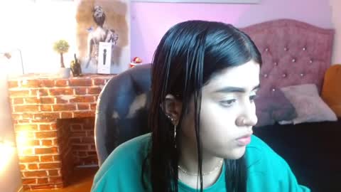 mila_quin online show from 04/05/26, 12:57