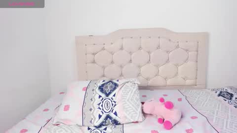 laura online show from 11/05/25, 04:12