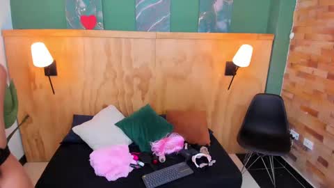 Mila and samy online show from 09/27/25, 11:59