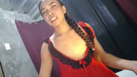 mila_seductressxx online show from 06/12/26, 01:04