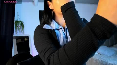 Mila online show from 04/25/26, 12:08