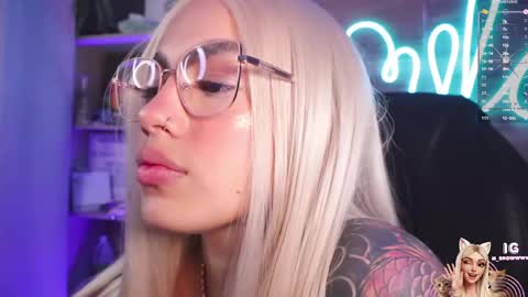 M I L A  online show from 05/15/26, 03:30