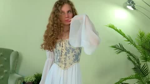 Mila online show from 05/07/26, 05:24