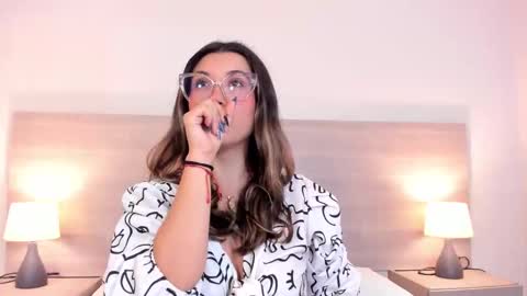 Snapshot of mila_thomass chatting on 03/02/26, 11:06 mila_thomass online show from 03/02/26, 11:06