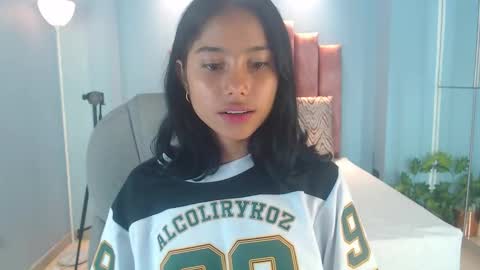 milaa_star online show from 02/13/26, 03:02