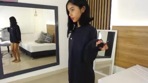 milaa_star online show from 04/29/26, 04:05