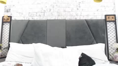 mila online show from 03/12/25, 02:01