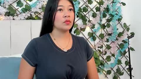 mila online show from 10/23/25, 10:47