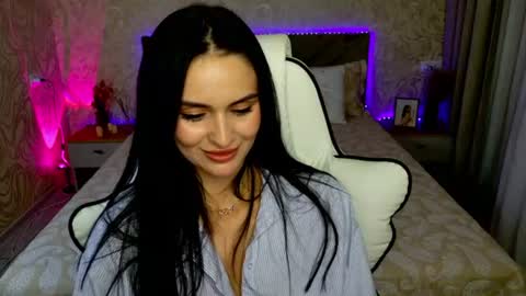 Mila online show from 07/03/26, 08:15