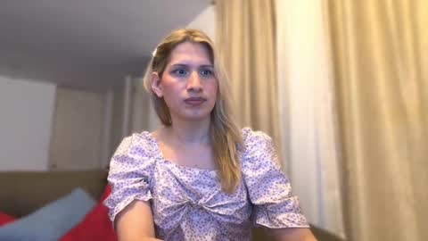 Mila Blossom online show from 12/22/25, 10:56