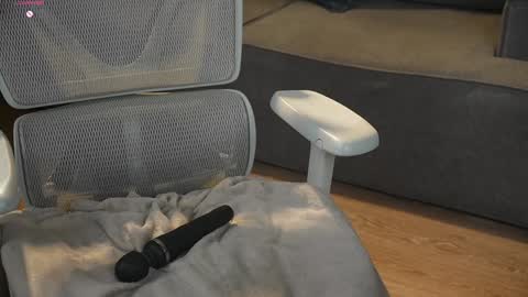 Snapshot of milablum chatting on 01/16/25, 03:56 milablum online show from 01/16/25, 03:56