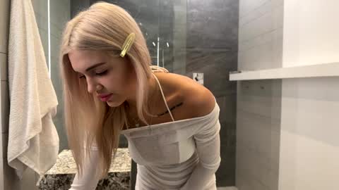 Mila and u can call me sweet bunny online show from 05/19/26, 09:48