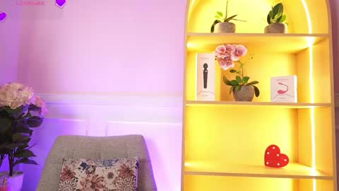 milacrave online show from 03/10/26, 11:48