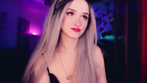 Snapshot of miladyjolie chatting on 10/21/25, 06:14 MiladyJolie online show from 10/21/25, 06:14