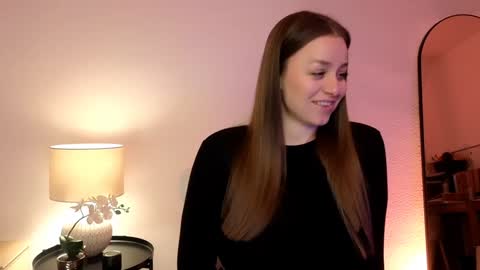 Snapshot of milafleur chatting on 01/08/25, 08:27 Mila Fleur online show from 01/08/25, 08:27