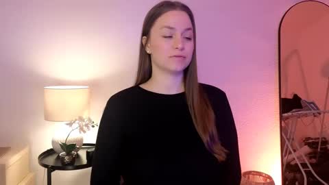 Snapshot of milafleur chatting on 02/15/25, 09:05 Mila Fleur online show from 02/15/25, 09:05