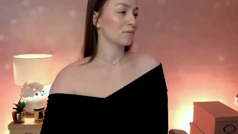 Mila Fleur online show from 05/07/26, 02:22