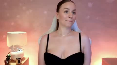 Mila Fleur online show from 08/03/26, 03:05