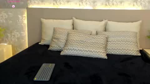 Snapshot of milagrace1 chatting on 09/30/25, 10:20 online show from 09/30/25, 10:20