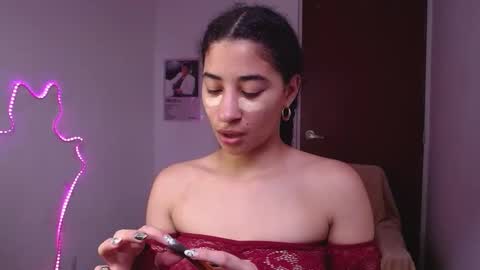 Snapshot of milah_hearrty chatting on 10/21/25, 07:25 Milah online show from 10/21/25, 07:25