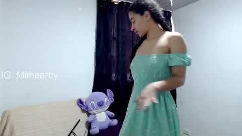 Snapshot of milah_hearrty chatting on 11/02/25, 05:15 Milah online show from 11/02/25, 05:15