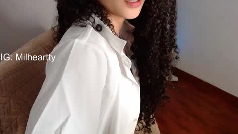 Snapshot of milah_hearrty chatting on 11/12/25, 06:30 Milah online show from 11/12/25, 06:30