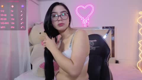 milah_tay online show from 06/06/26, 11:37