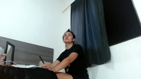 Snapshot of milahot23 chatting on 01/12/25, 09:51 mila online show from 01/12/25, 09:51