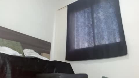 Snapshot of milahot23 chatting on 01/19/25, 04:14 mila online show from 01/19/25, 04:14