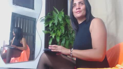 Snapshot of milahot23 chatting on 02/12/25, 11:20 mila online show from 02/12/25, 11:20